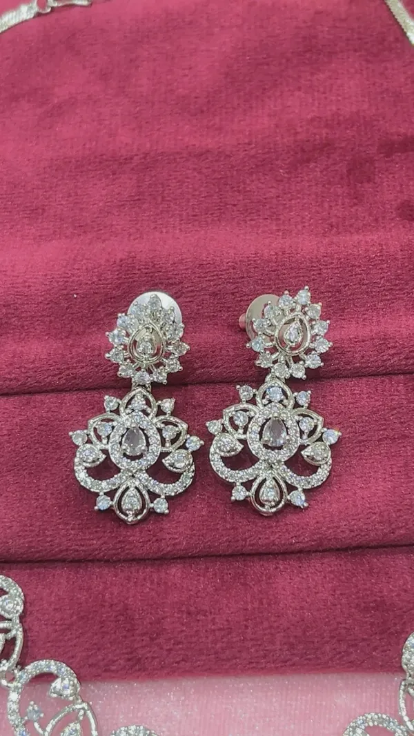 Silver_Tone_Necklace_And_Earrings_Set_for_Women