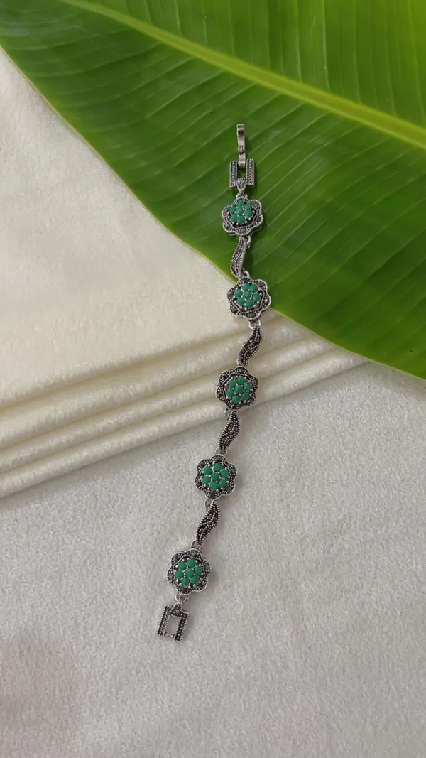 Silver-Tone_Oxidized_Link_Bracelet_for_Women