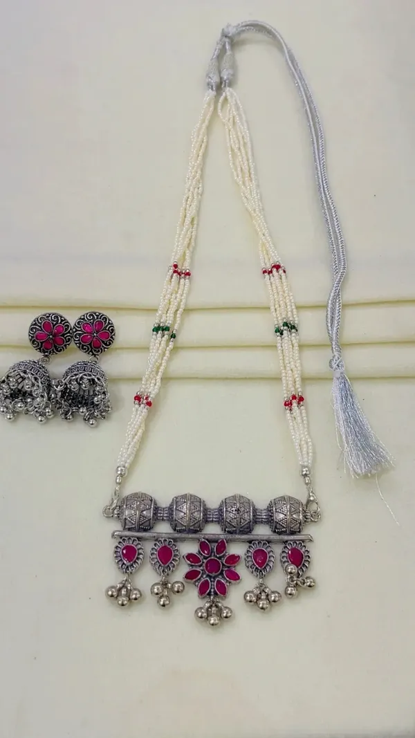 Silver_Tone_Pearl_Beaded_Ethnic_Necklace_Set_for_Women