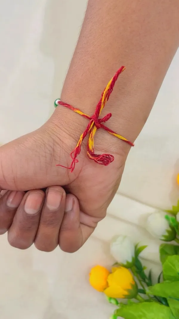 Red_Thread_Beaded_Rakhi_Set_for_Brothers