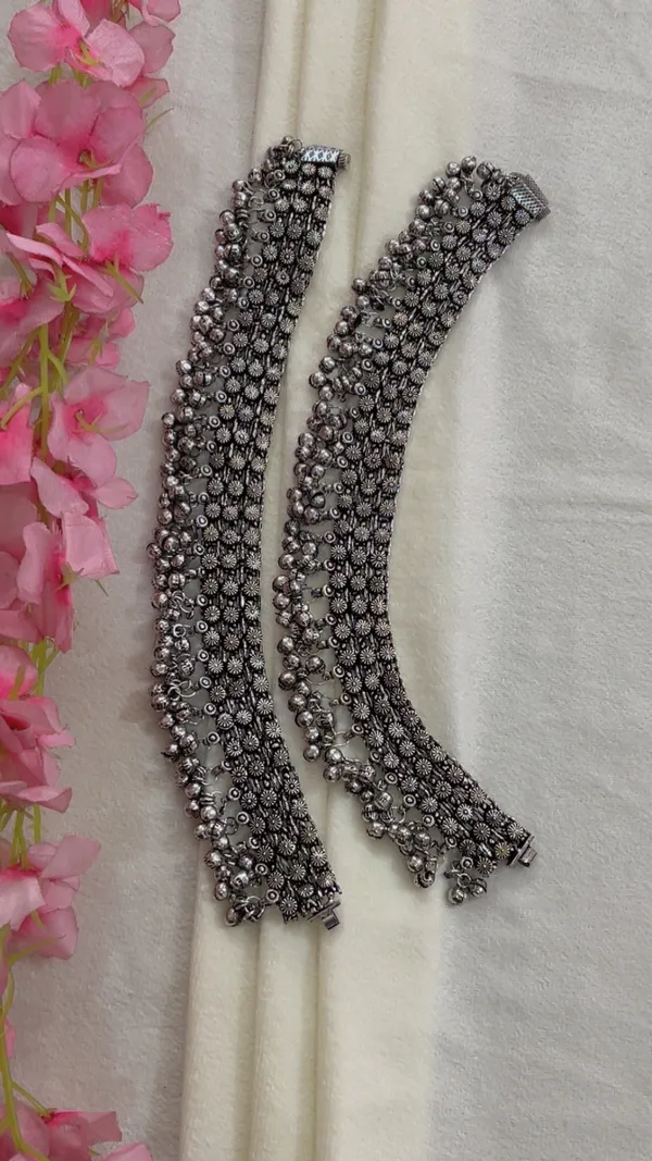Silver_Oxidized_Traditional_Anklets_for_Women