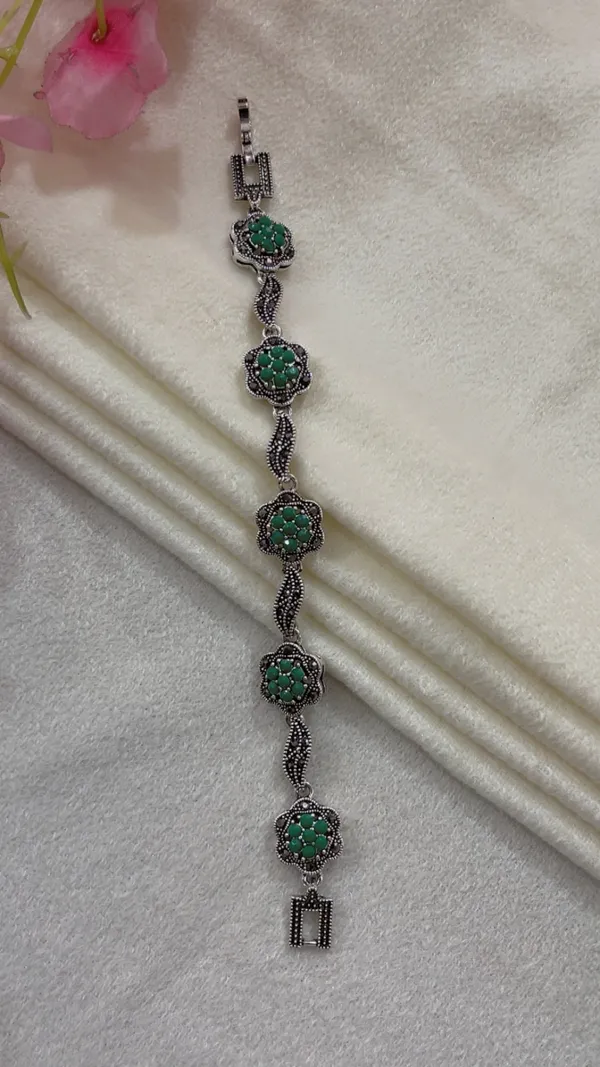 Silver-Tone_Oxidized_Link_Bracelet_for_Women