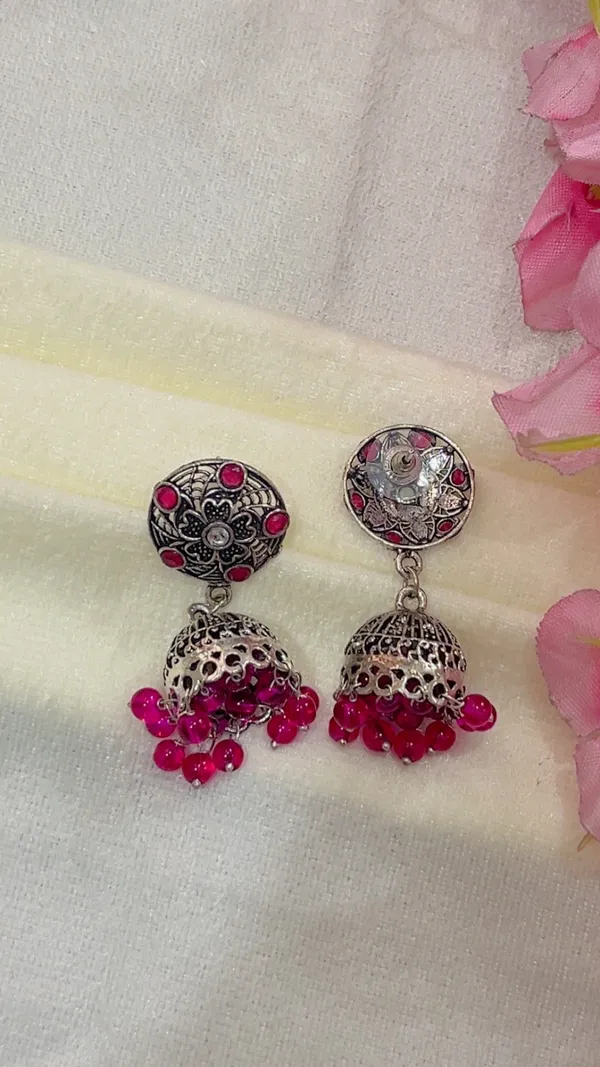 Silver_Oxidized_Stone_Studded_Jhumka_Earrings_for_Women