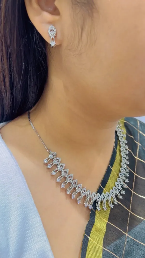 Silver_Tone_Stone_Studded_Necklace_And_Earrings_Set_for_Women