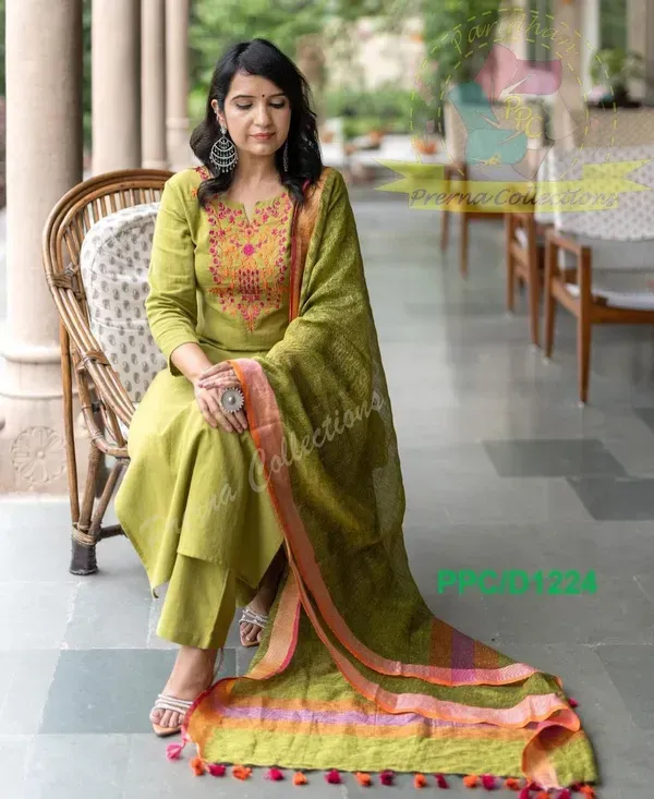 Green_Cotton_Slub_Aari_Embroidery_Kurti_Pant_Dupatta_Set_For_Women