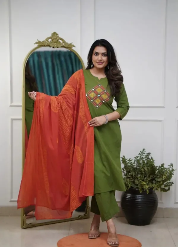Cotton_Green_Kurti_Pant_With_Dupta_Ponam