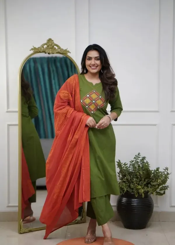 Cotton_Green_Kurti_Pant_With_Dupta_Ponam