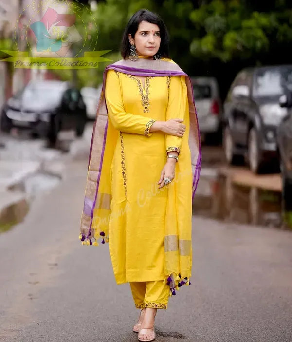 Yellow_Kurti_Pant_With_Dupatta_Pcc