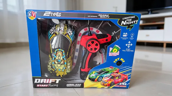 Drift_Racing_Remote_Control_Car_Toy_Set