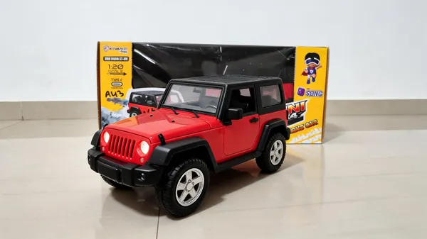 Red_And_Black_4x4_Toy_Vehicle_1:20_Scale