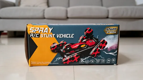 Red_Black_2.4GHz_R/C_Spray_Stunt_Vehicle