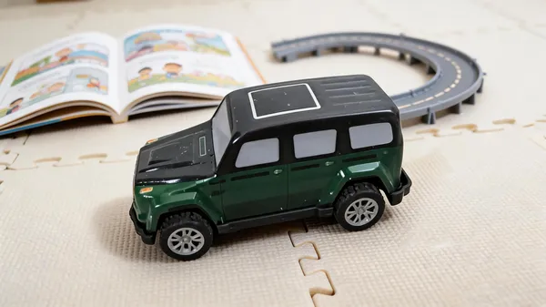 Green_SUV_Toy_Car