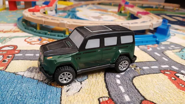 Green_SUV_Toy_Car