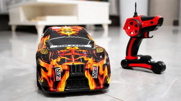 Drift_Racing_Remote_Control_Car_With_Steering_Wheel