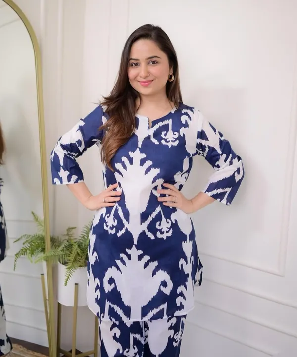 Hrdaya_Women_Viscose_Rayon_Kurti_Pant_Set