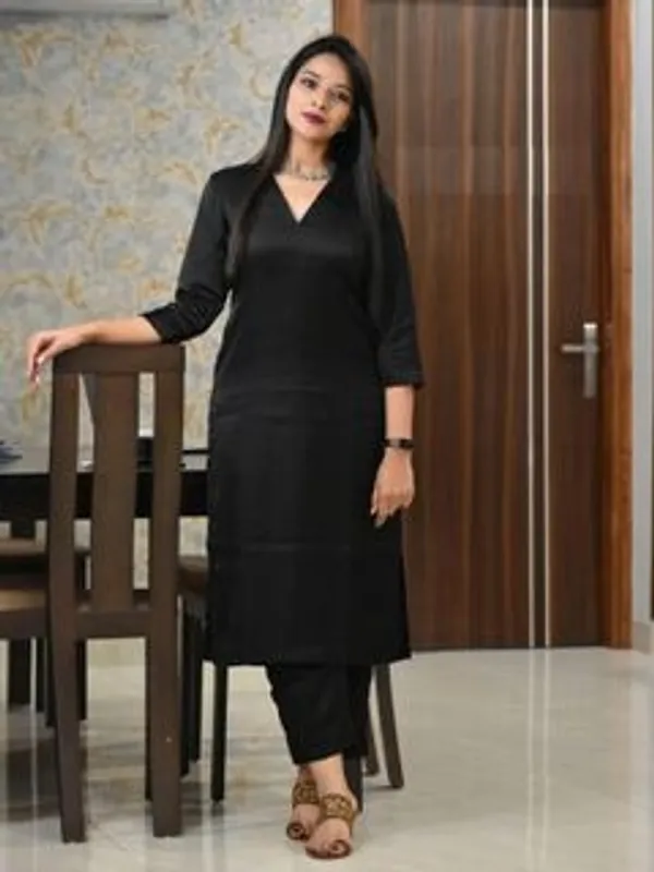 Nirja_Fab_Women_Cotton_Rayon_Kurti_Pant_Set