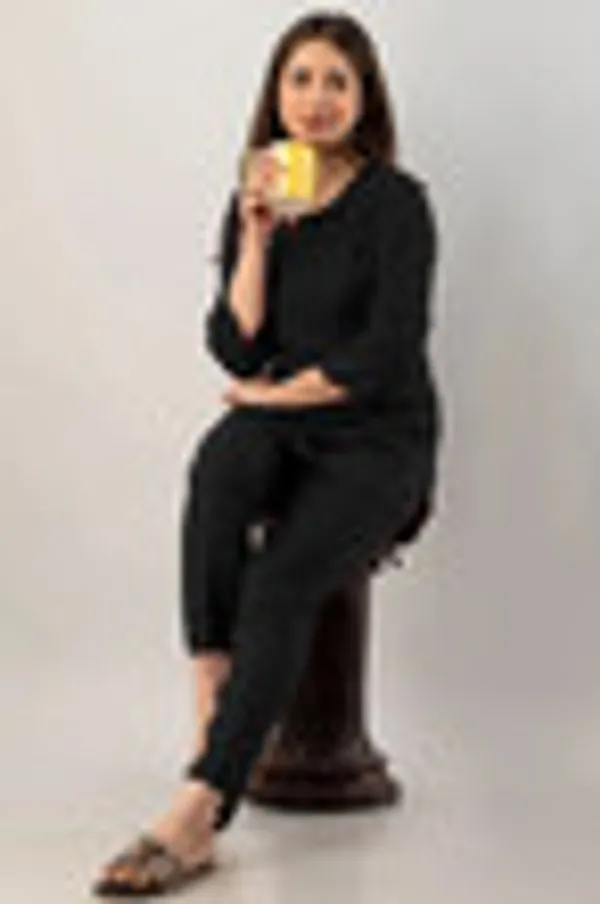 Tuhinzifab_Women_Night_Suit_Set_Black_Printed