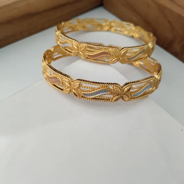 Gold_Tone_Floral_Design_Bangles_Set_For_Women