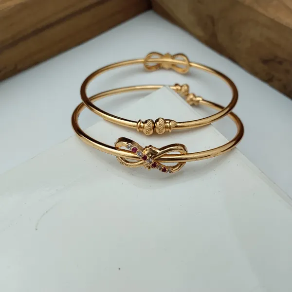 Gold_Tone_Bow_Design_Bracelet_Set_For_Women