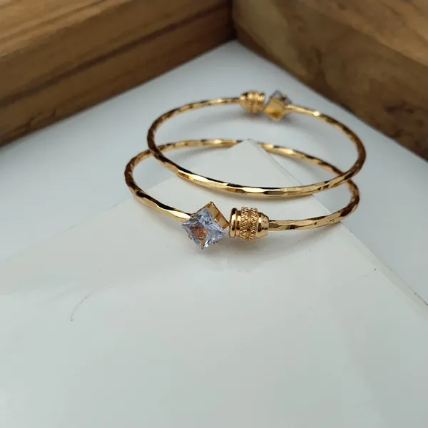 Gold_Tone_Stone_Embellished_Bracelet_For_Women