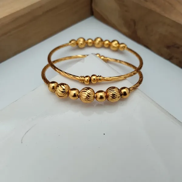 Gold_Tone_Beaded_Bracelet_For_Women