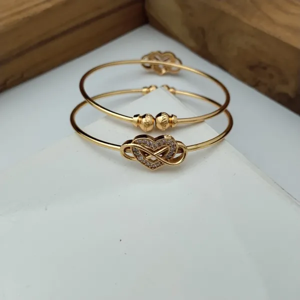 Gold-Tone_Embellished_Bracelet_For_Women