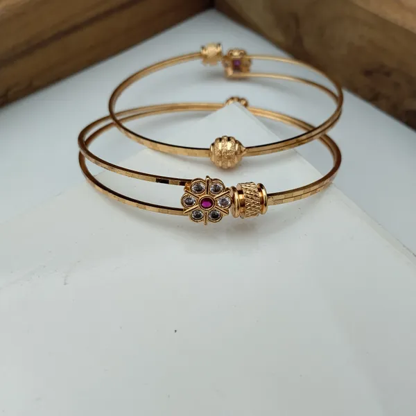 Gold_Tone_Floral_Design_Bracelet_Set_For_Women