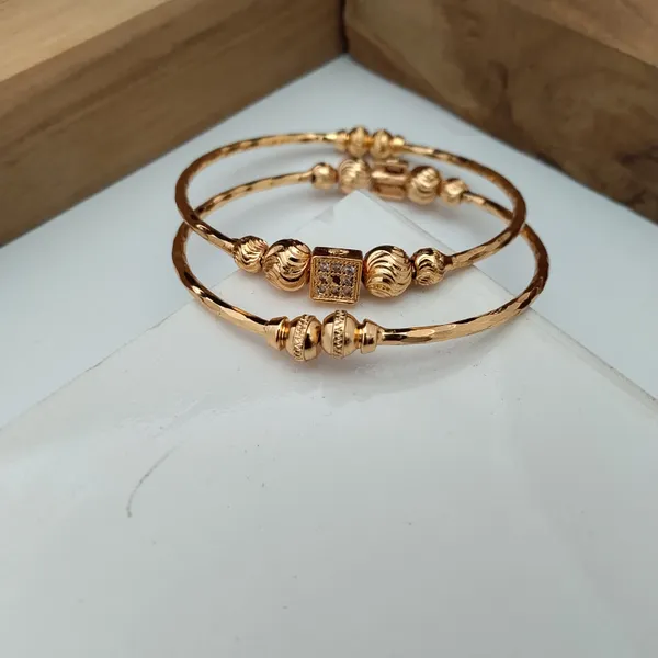 Gold_Tone_Beaded_Bracelet_For_Women