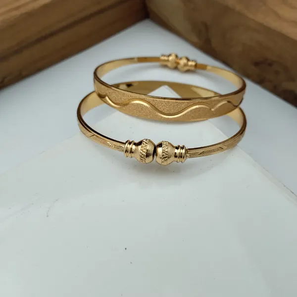 Gold_Tone_Textured_Bracelet_Set_For_Women