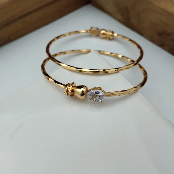 Gold-Tone_Stone-Studded_Bracelet_For_Women