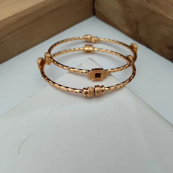 Gold_Tone_Textured_Bracelet_For_Women