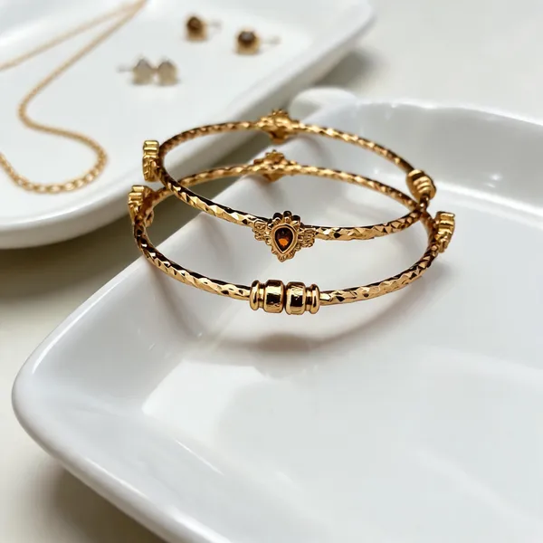 Gold-Toned_Heart_Charm_Bracelet_For_Women