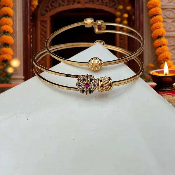 Gold_Tone_Floral_Design_Bracelet_Set_For_Women