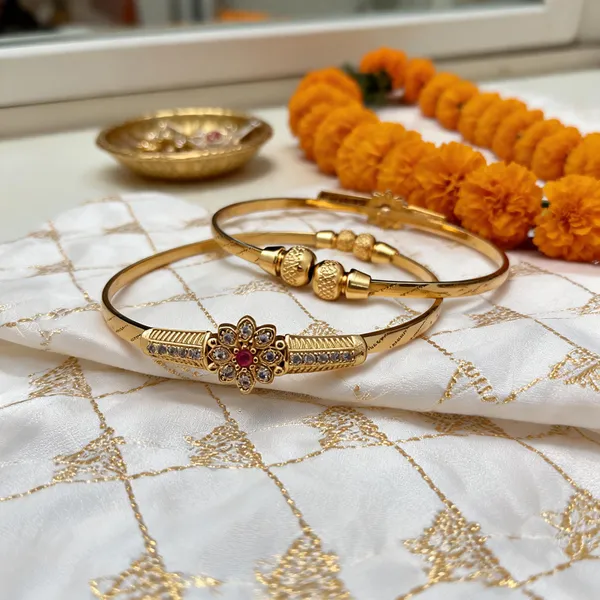 Gold_Tone_Floral_Design_Bracelet_For_Women