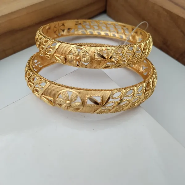 Gold-Tone_Traditional_Bangles_For_Women