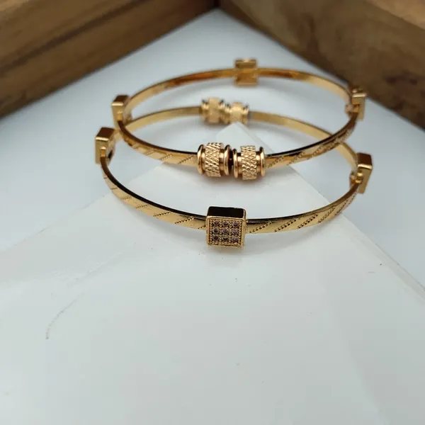 Gold_Tone_Textured_Bracelet_For_Women