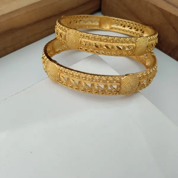 Gold_Tone_Ornate_Bangle_Set_For_Women