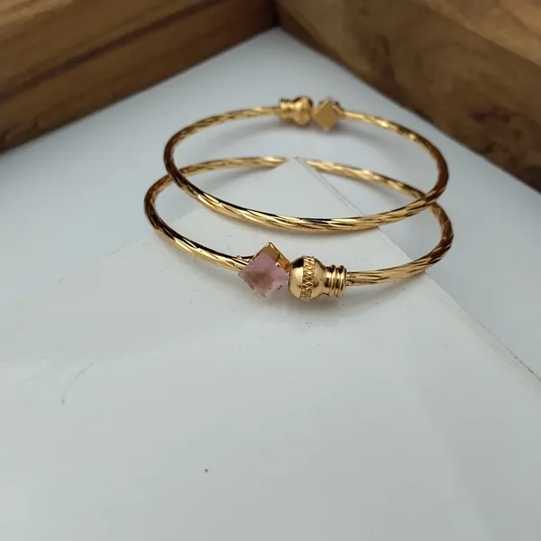 Gold_Tone_Stone_Detail_Bracelet_For_Women