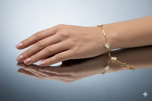 Gold_Stainless_Steel_Ivory_Clover_Charm_Chain_Bracelet_For_Women