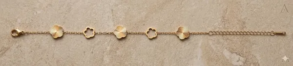 Gold_Stainless_Steel_Clover_Textured_Chain_Bracelet_For_Women