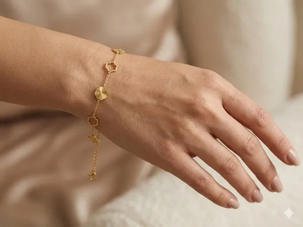Gold_Stainless_Steel_Clover_Textured_Chain_Bracelet_For_Women