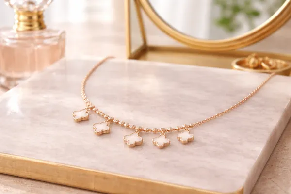 Rose_Gold_Stainless_Steel_Clover_Stone_Cascade_Necklace_For_Women