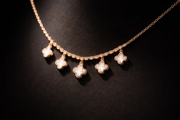 Rose_Gold_Stainless_Steel_Clover_Stone_Cascade_Necklace_For_Women
