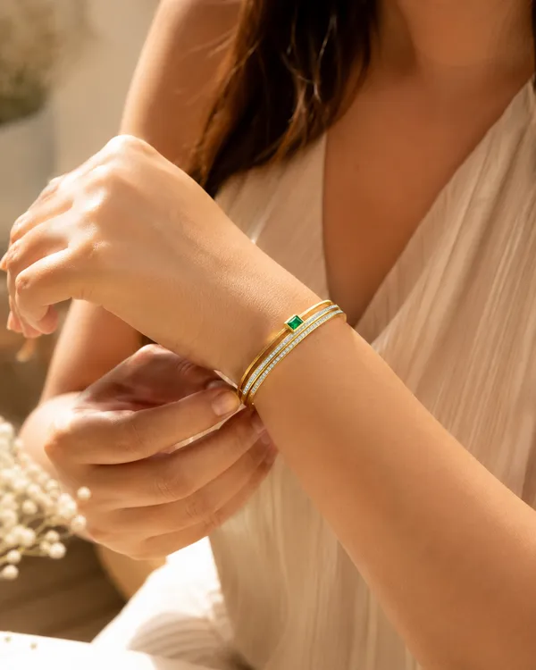 Gold_Stainless_Steel_Emerald_Green_Crystal_Cuff_Bracelet_For_Women