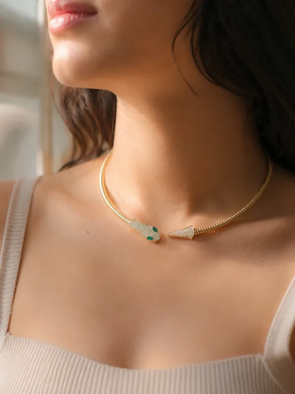 Gold_Stainless_Steel_Emerald_Crystal_Serpentine_Collar_Necklace_For_Women