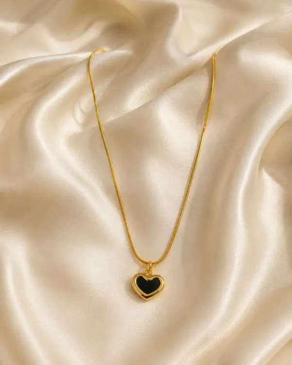 Gold_Stainless_Steel_Black_Heart_Pendant_Necklace_For_Women