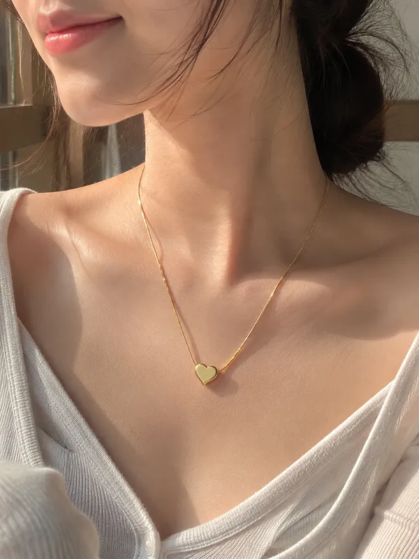 Gold_Stainless_Steel_Minimal_Heart_Charm_Snake_Chain_Necklace_For_Women
