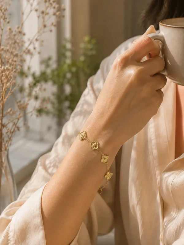Gold_Stainless_Steel_Floral_Chain_Bracelet_For_Women