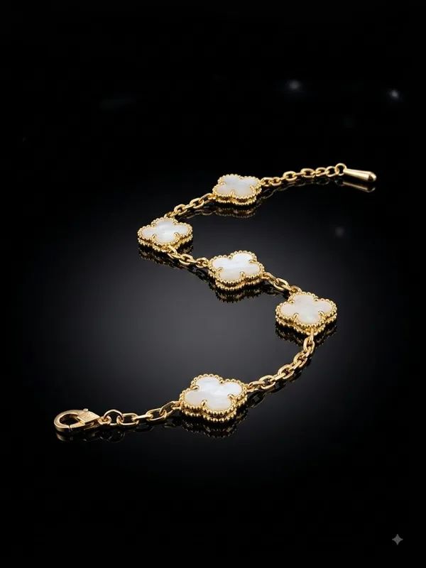 Gold_Stainless_Steel_Clover_Motif_Chain_Bracelet_For_Women