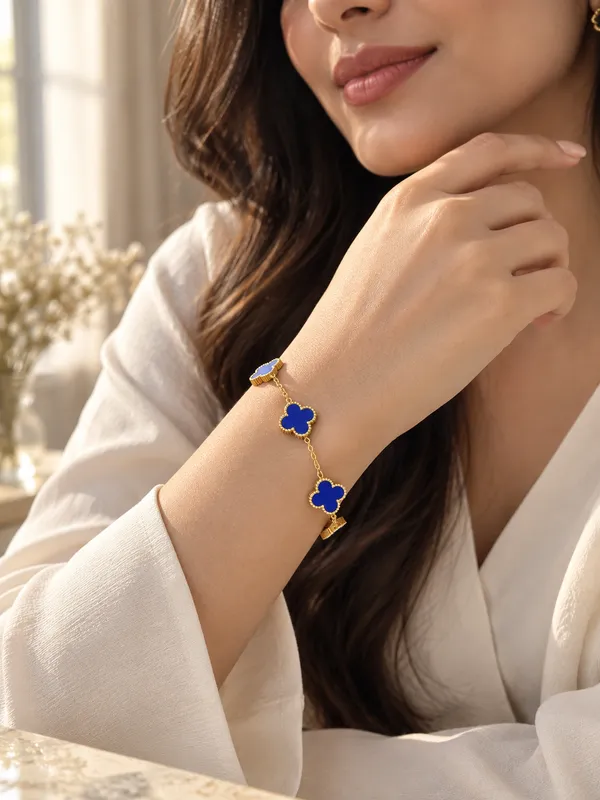 Blue_Clover_Charm_Bracelet_–_Gold_Finish